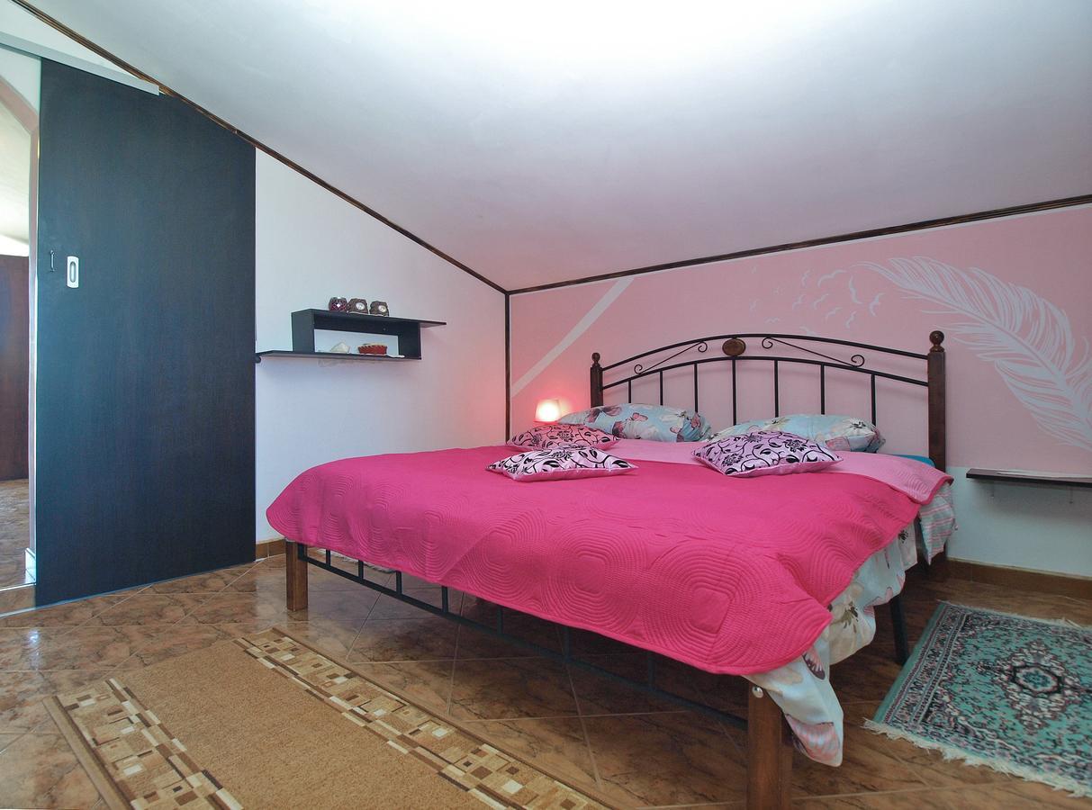 Suzana 1608